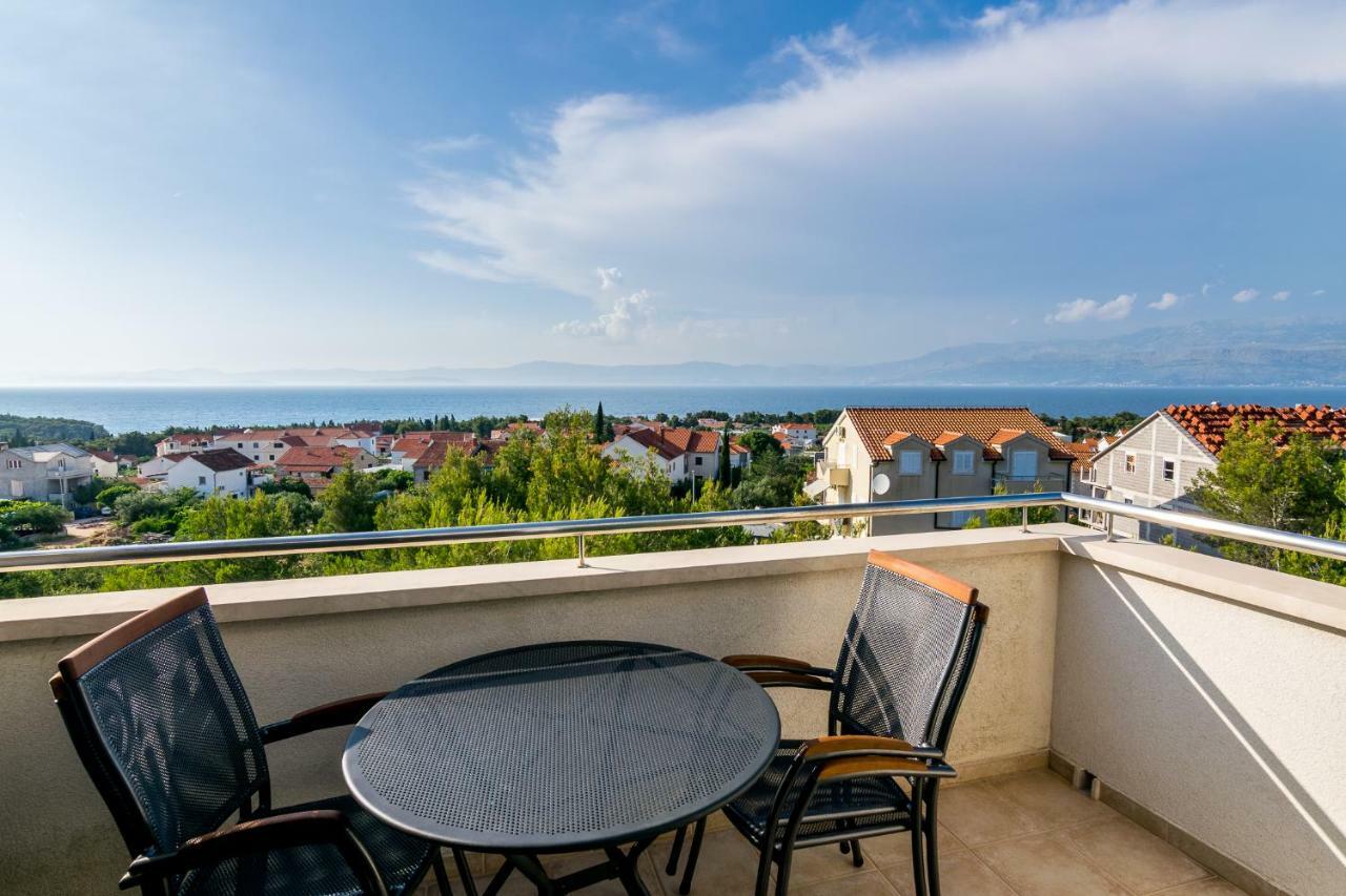 Apartman Emil Supetar Exterior foto