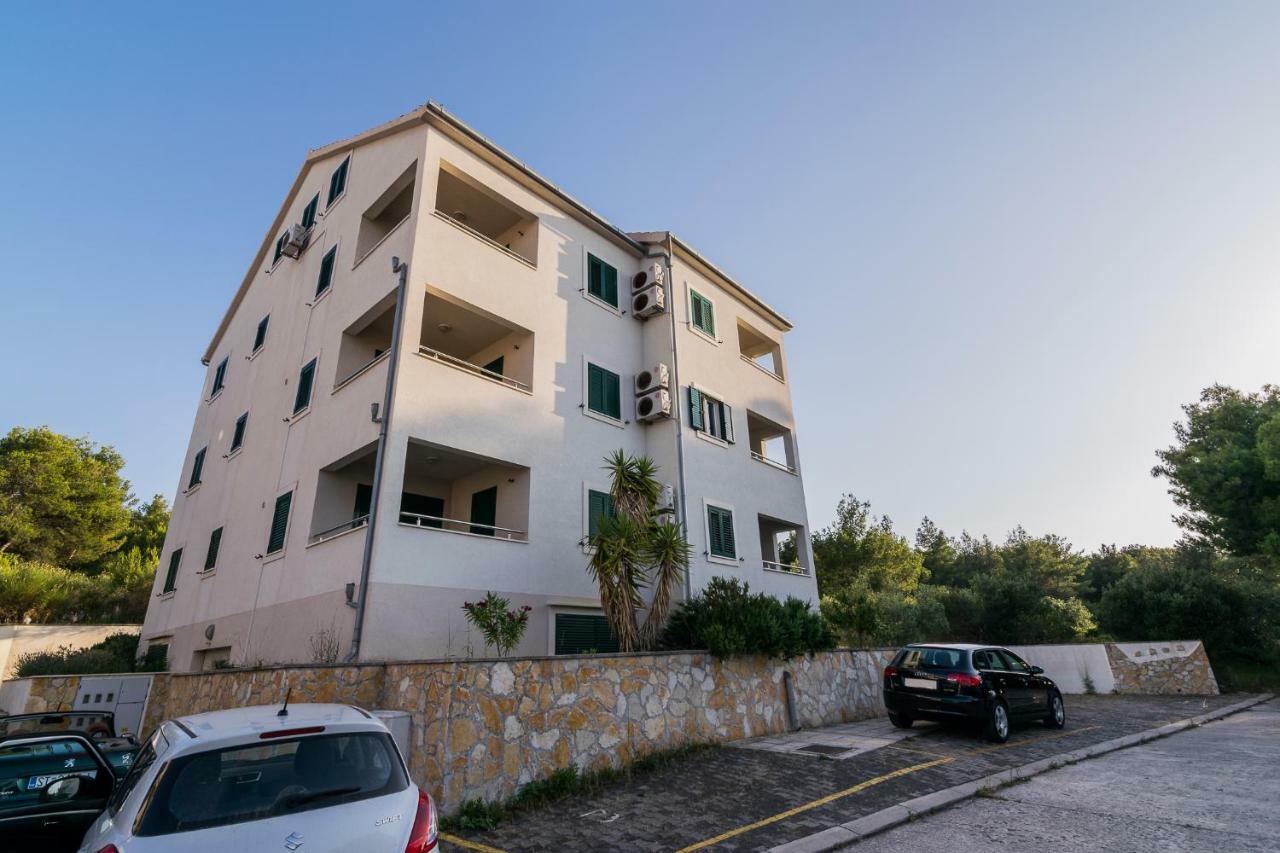 Apartman Emil Supetar Exterior foto